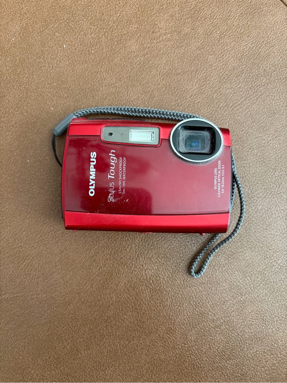 Olympus Stylus Tough 3000 µTough 3000 12.0MP Digital Camera - Red